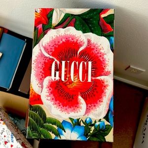 Gucci shoes box
